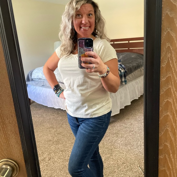 Meet your Posher, Stephanie - Picture 8 of 8